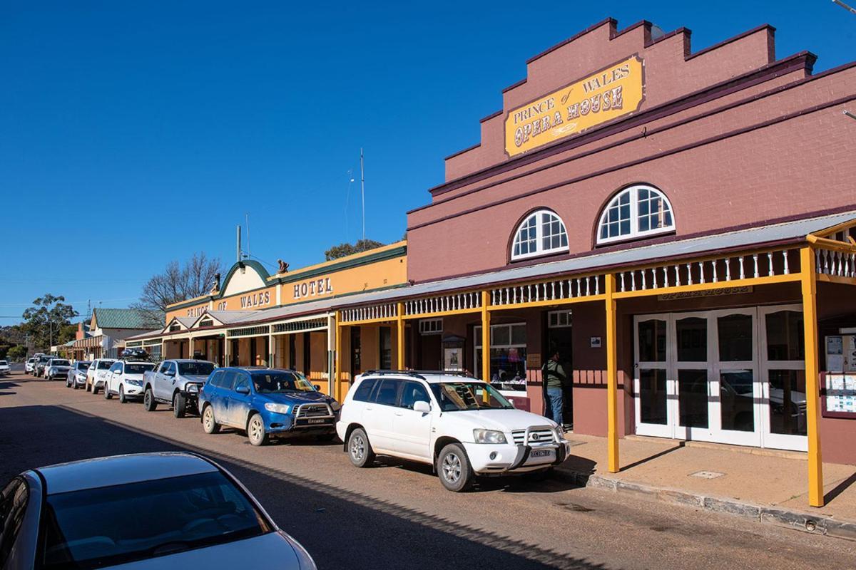 Prince Of Wales Hotel Gulgong Exteriör bild